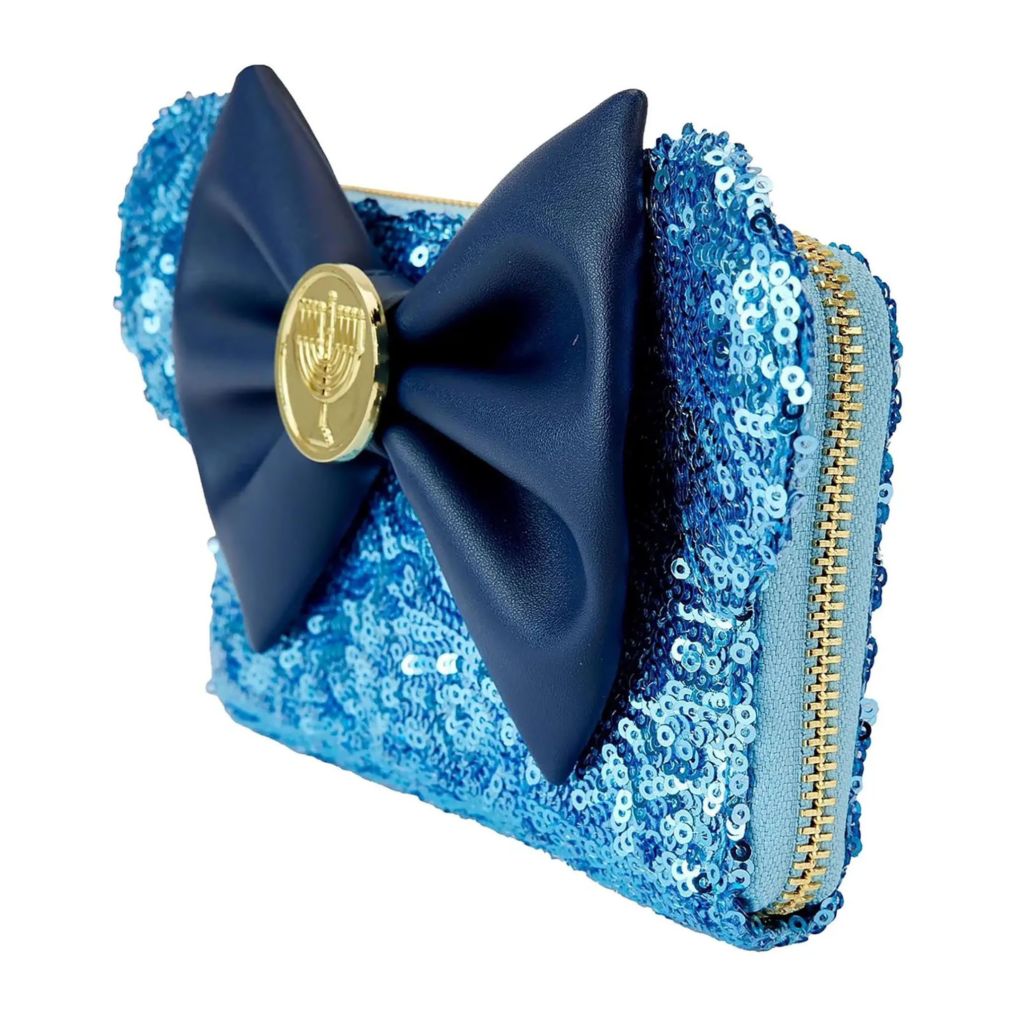 Eine blaue Pailletten-Geldbörse mit einer großen dunkelblauen Schleife. Ein goldenes Chanukka-Symbol befindet sich in der Mitte der Schleife.
