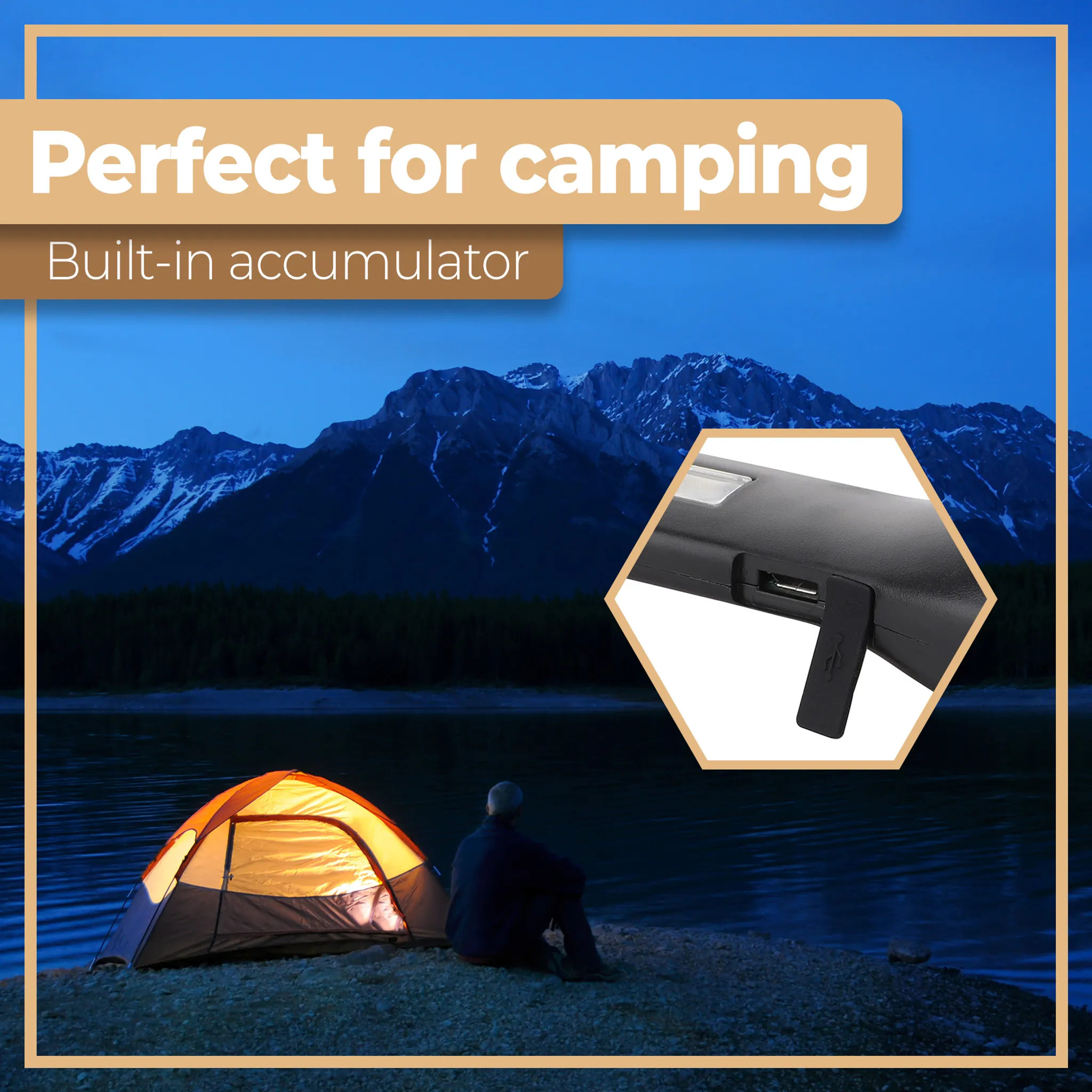 Eine Camping-Szene in der Abenddämmerung. Ein beleuchtetes Zelt, eine Person sitzt am See, Berge im Hintergrund. Produktdetail eines USB-Ladegeräts.