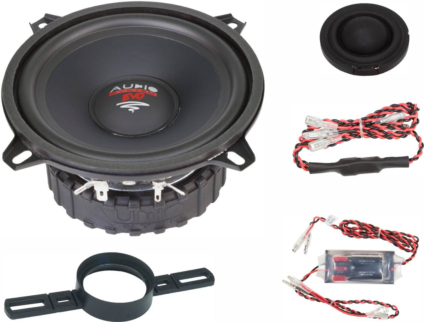 Komponenten des Auto-Audiosystems: Lautsprecher, Hochtöner, Kabel und Montagehalterung, schwarz und rot, weißer Hintergrund.