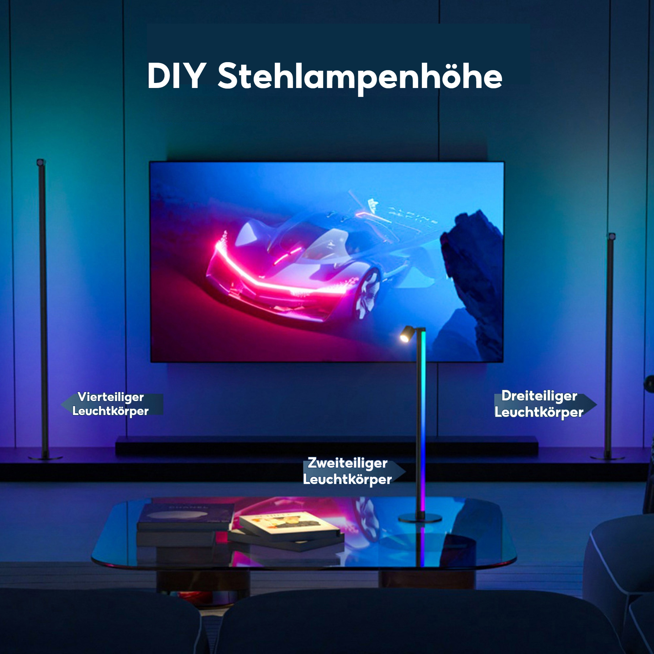 Ein modernes Wohnzimmer mit einem großen Fernseher, der ein Auto zeigt. Lampen und ein Glastisch sind im Vordergrund.
