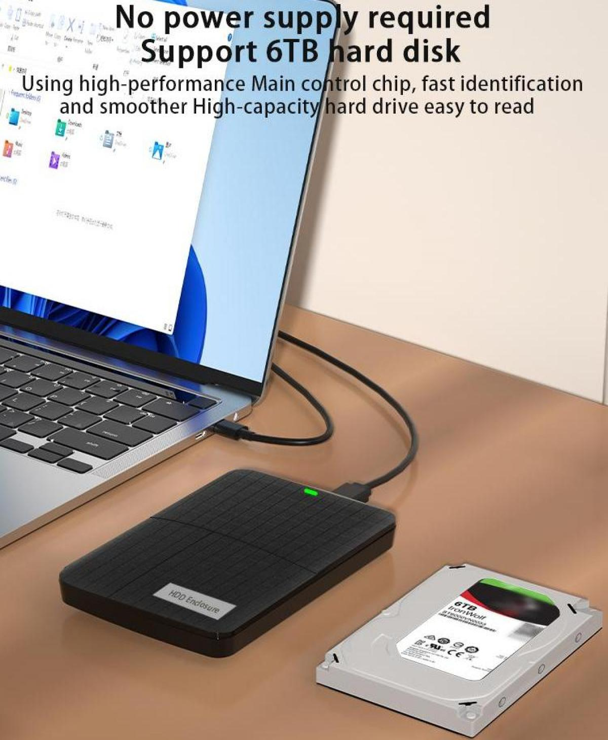 Laptop, Festplattengehäuse und interne Festplatte verbunden. Text erwähnt 6TB-Unterstützung. Hintergrund ist ein Desktop.