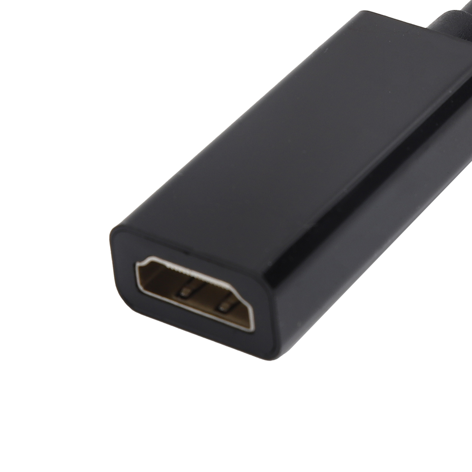 Schwarzer HDMI-Adapter mit goldfarbenen Anschlüssen, leicht abgewinkelt, vor weißem Hintergrund. Der Adapter ist im Fokus.