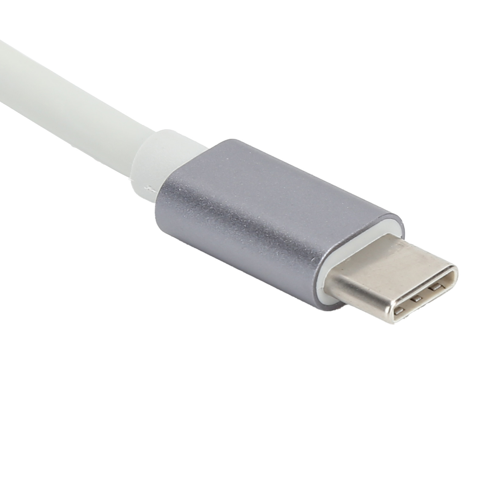 Ein USB-C-Kabel mit weißem Kabel und silbernem Stecker. Der Stecker ist zum Betrachter gerichtet.