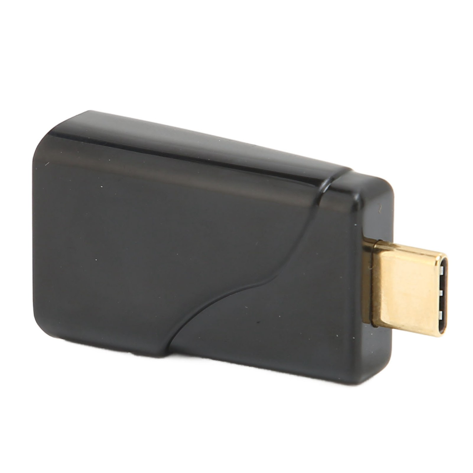 Ein schwarzer USB-C-Adapter mit einem goldfarbenen Stecker. Der Adapter ist rechteckig mit abgerundeten Kanten, vor weißem Hintergrund.