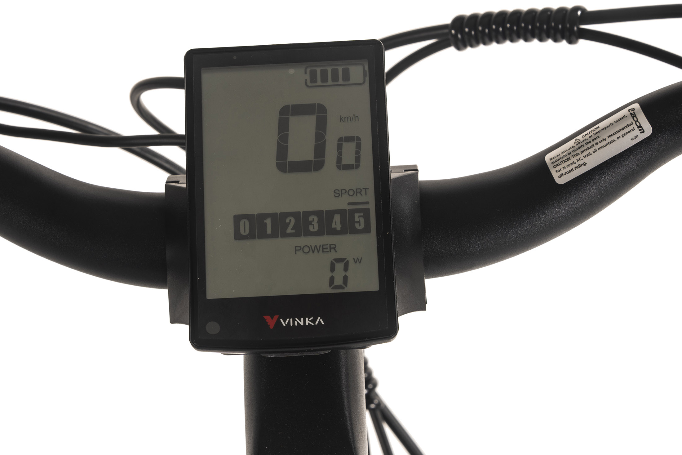 Nahaufnahme zeigt digitales Display eines Fahrrads. Es zeigt 0 km/h, Leistung bei 0W. Die Marke ist Vinka.