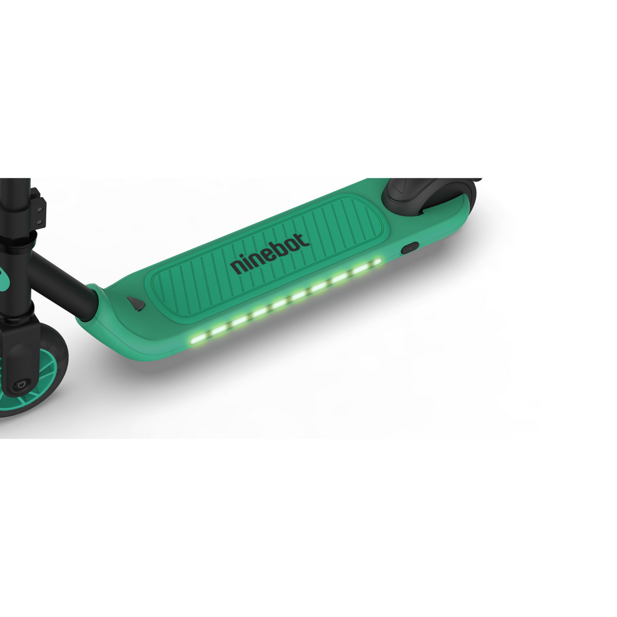 Ein grüner und schwarzer Ninebot-Elektroroller auf weißem Hintergrund. Der Roller hat ein grünes Deck, Lichter und einen schwarzen Lenker.