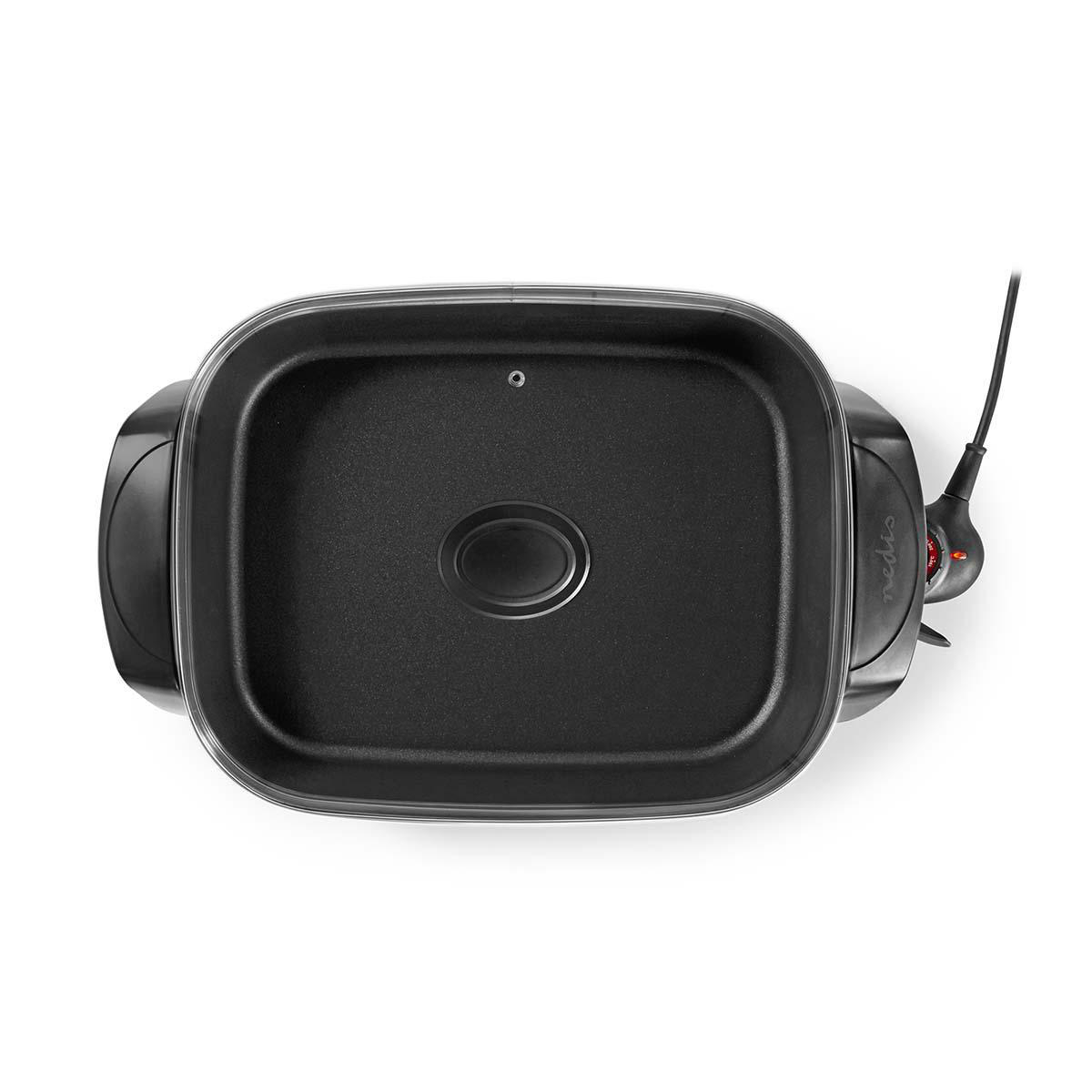 Vue aérienne d'un grill électrique noir. Il a une surface de cuisson rectangulaire avec un couvercle. Un cordon d'alimentation et une poignée sont visibles.