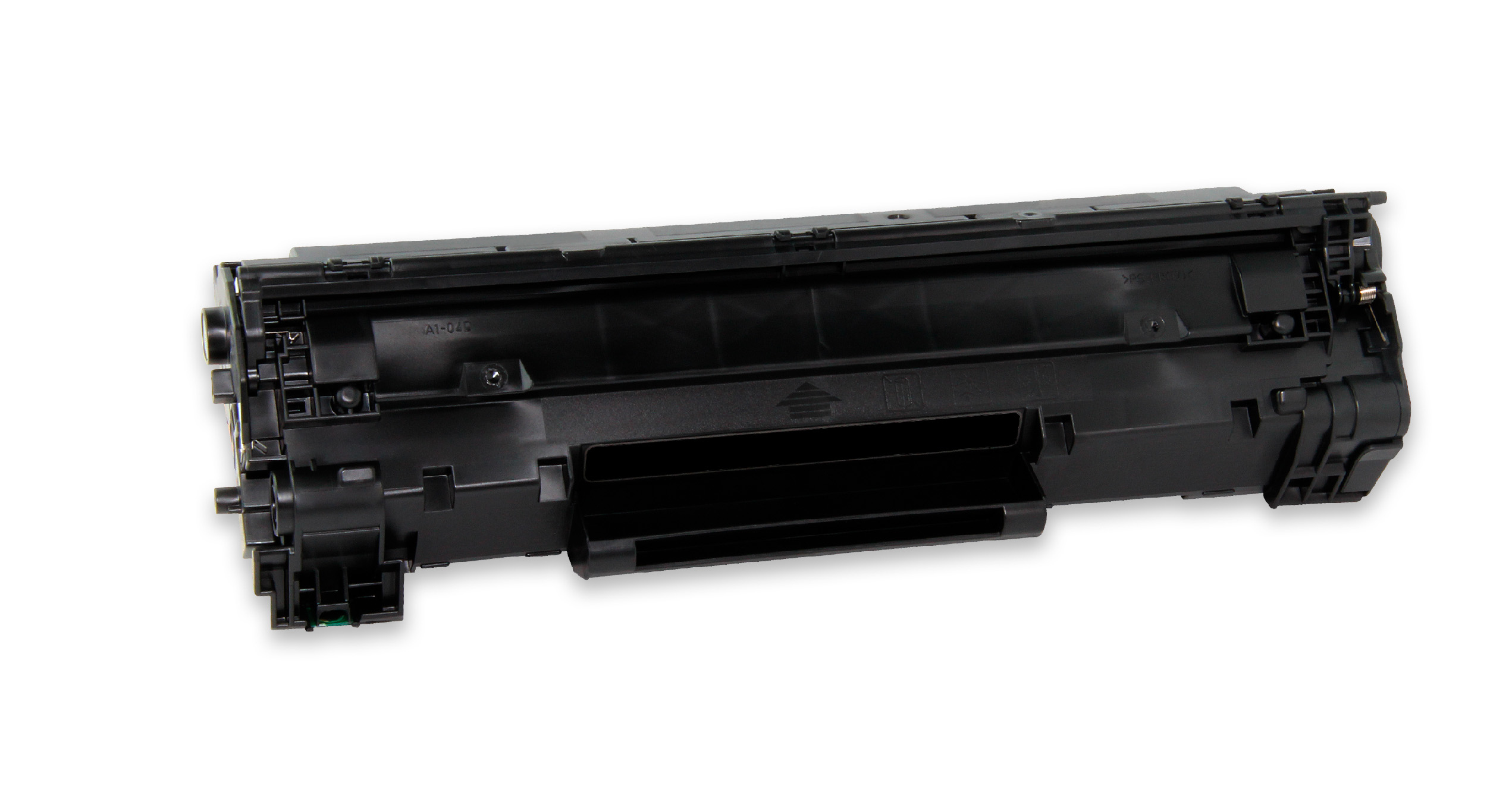 Una cartuccia toner nera per stampante è posizionata diagonalmente su uno sfondo bianco. Ha varie forme e aperture. L'etichetta recita 'A1-042'.