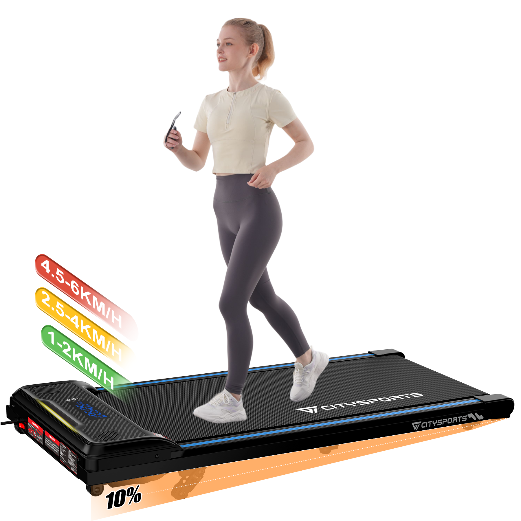 Una donna corre su un tapis roulant. Il tapis roulant mostra le opzioni di velocità. La donna tiene un telefono. Il tapis roulant è nero.