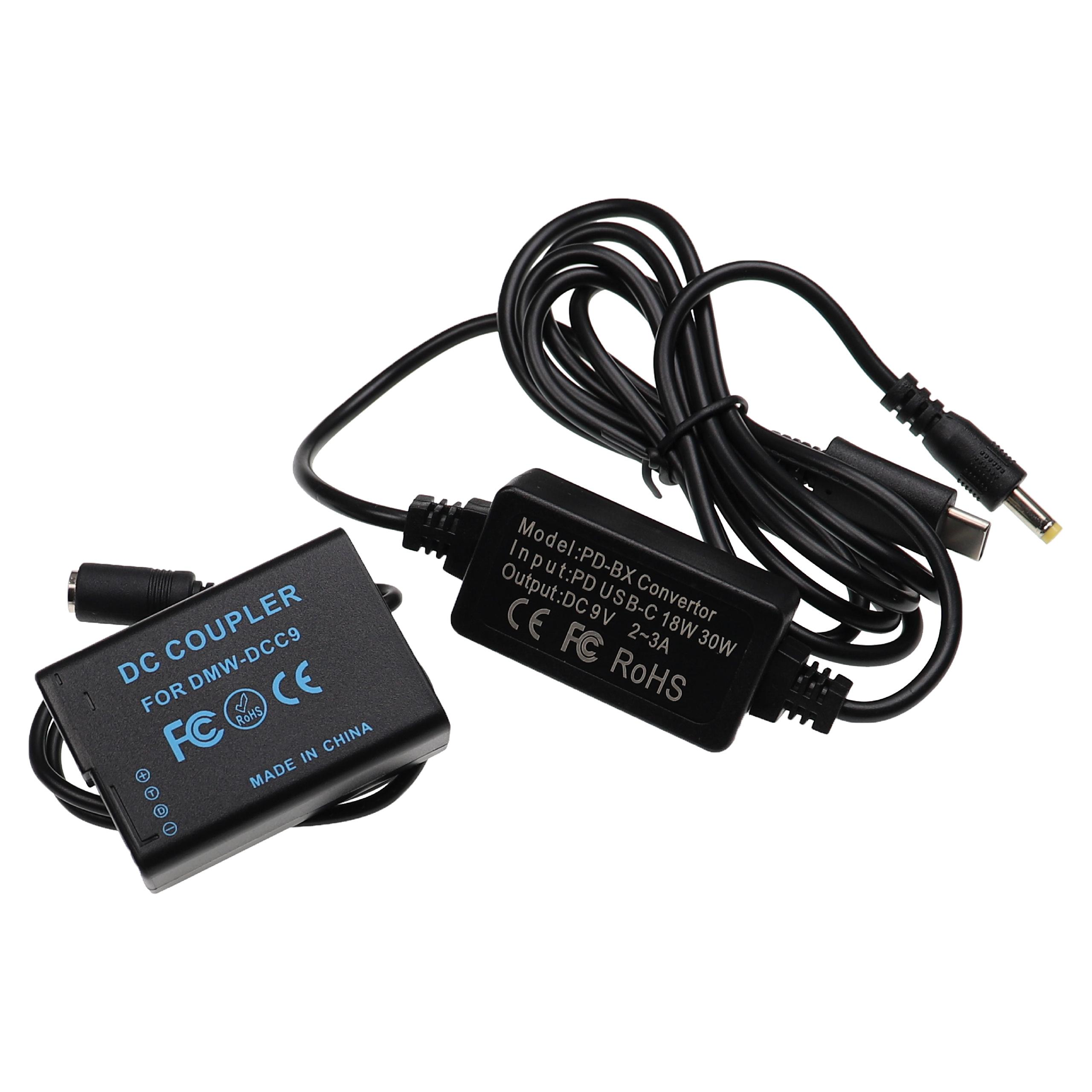 Schwarzer DC-Koppler und PD USB-C-Konverter mit Kabeln. Text auf den Geräten enthält Modell- und Leistungsdetails.