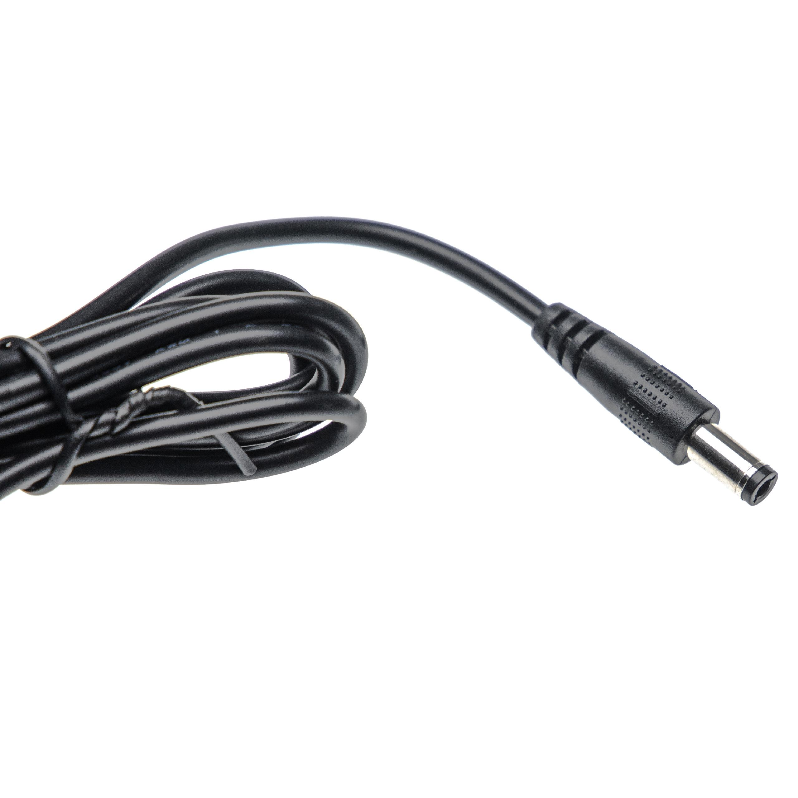 Ein schwarzes DC-Stromkabel mit Stecker, auf weißem Hintergrund aufgerollt.
