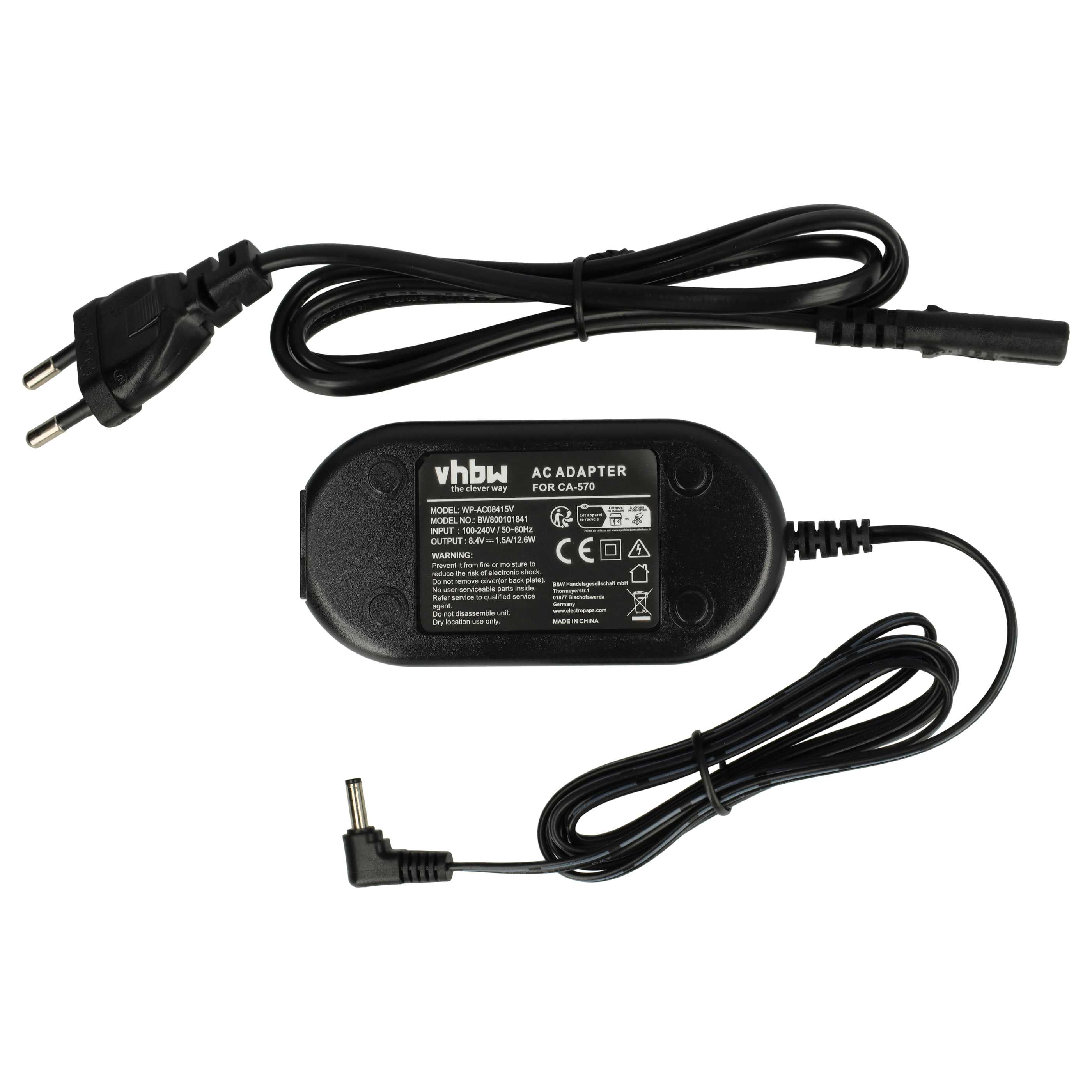Schwarzes Netzteil mit schwarzen Kabeln und einem Euro-Stecker. Der Adapter hat Text und Logos.