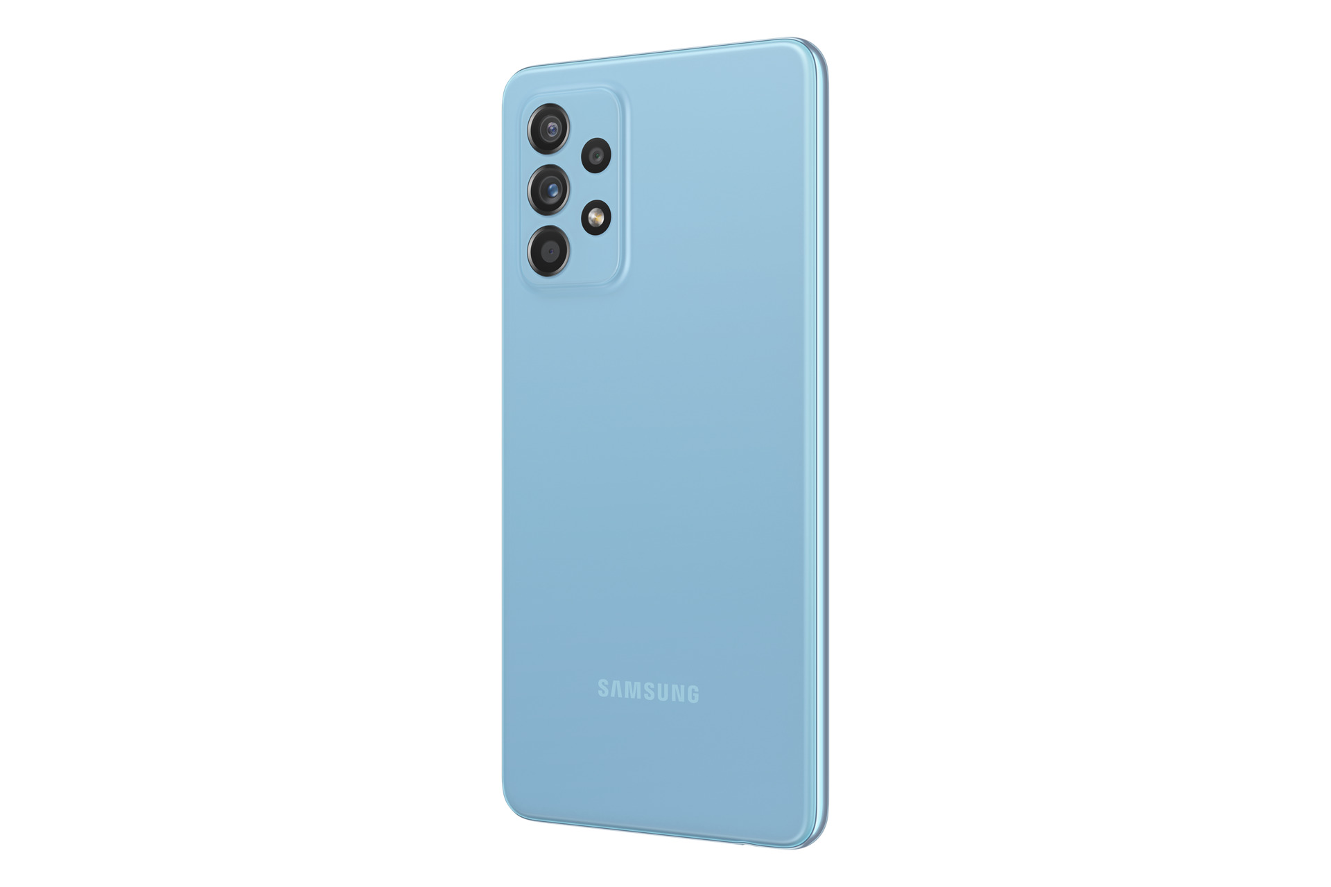 Ein hellblaues Samsung-Smartphone, schräge Ansicht. Es hat mehrere Rückkameras und das Samsung-Logo. Der Hintergrund ist weiß.