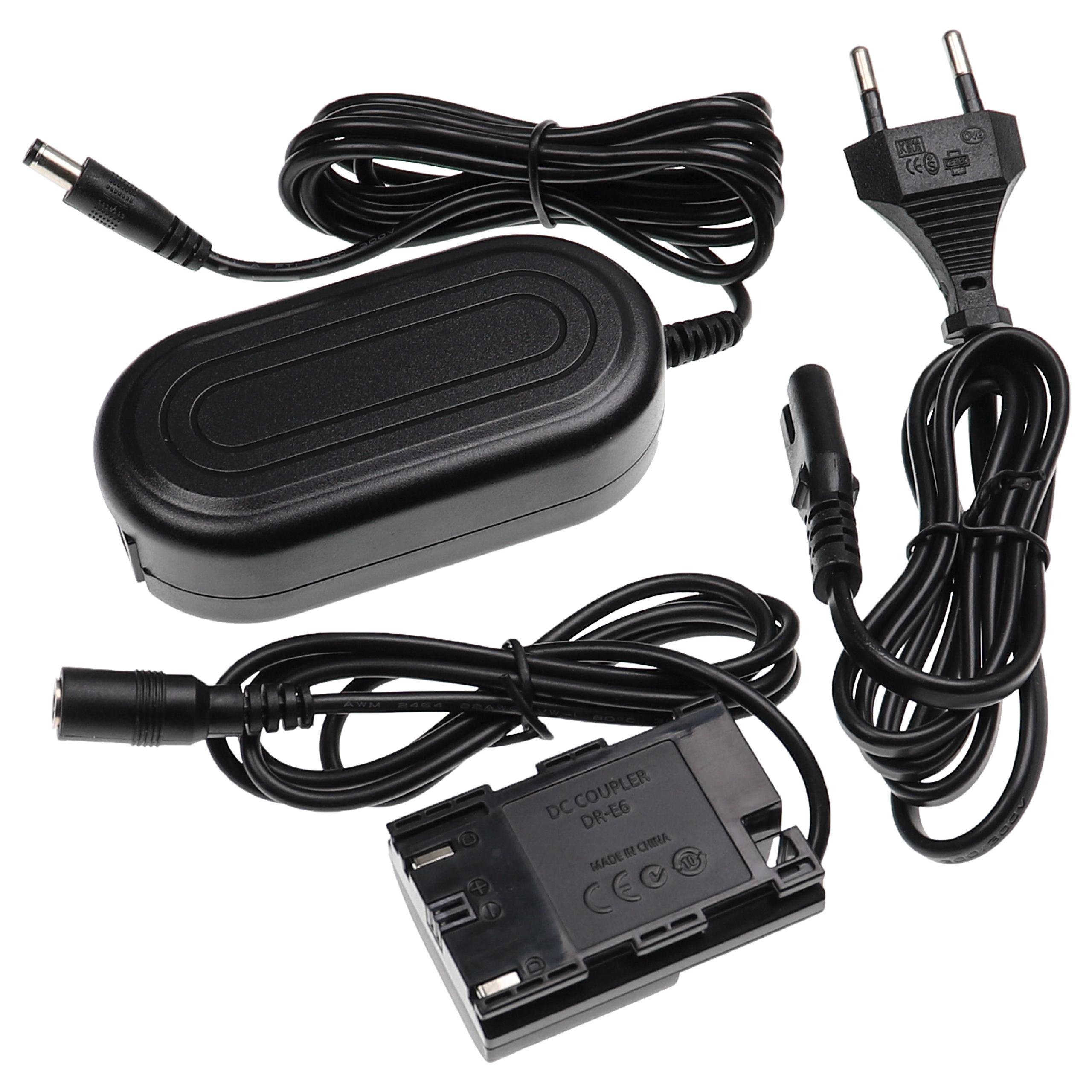 Schwarzes Kamera-Netzteil-Set. Enthält ein Netzteil, einen Gleichstromkoppler und einen Netzstecker mit Kabeln.