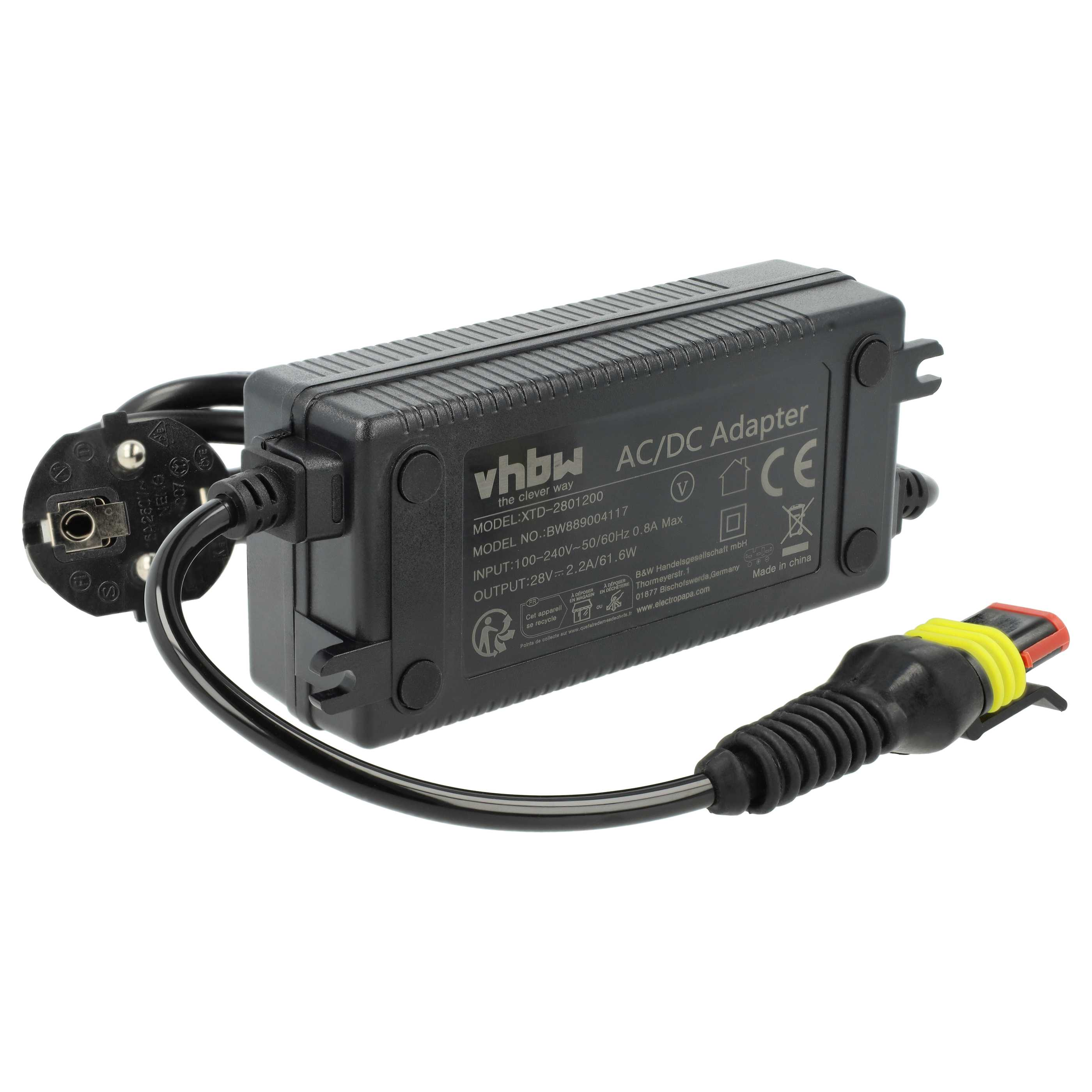 Schwarzes AC/DC-Netzteil mit Kabel und Stecker. Enthält Produktdetails und CE-Kennzeichnung.
