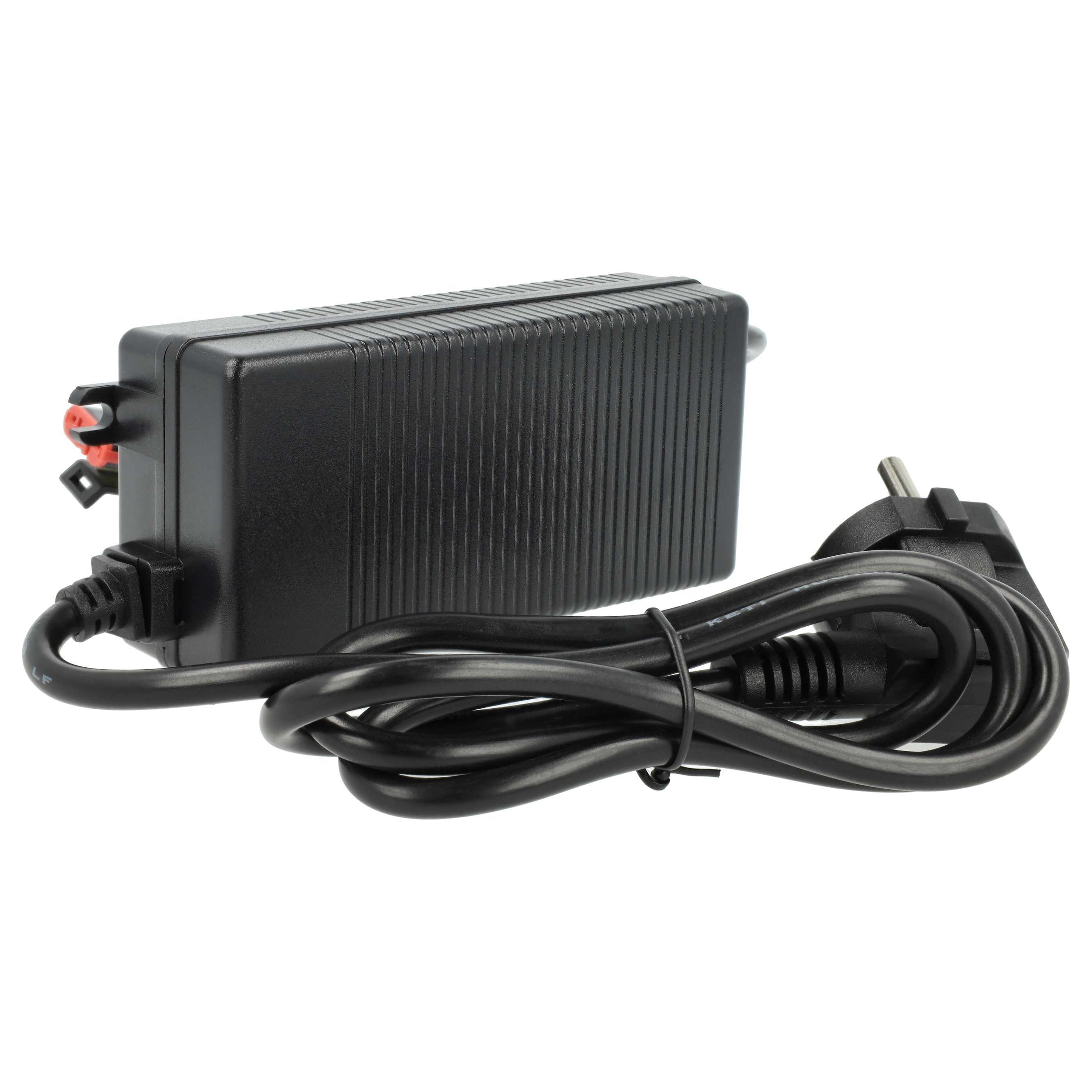 Ein schwarzes Netzteil mit gerippter Oberfläche, schwarzem Kabel und Stecker. Der Hintergrund ist weiß.