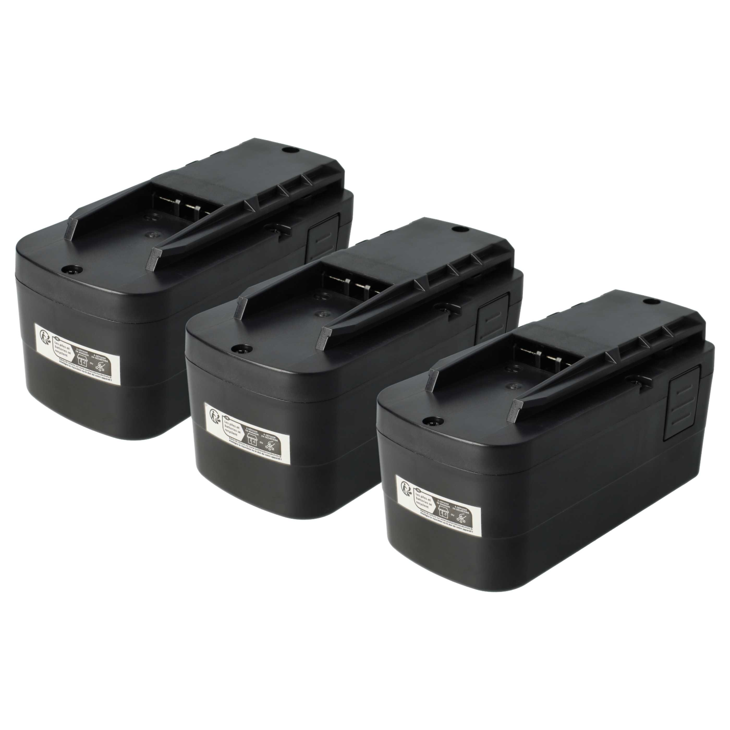 Drei schwarze Elektrowerkzeugbatterien sind diagonal vor weißem Hintergrund angeordnet, Etiketten sind sichtbar.