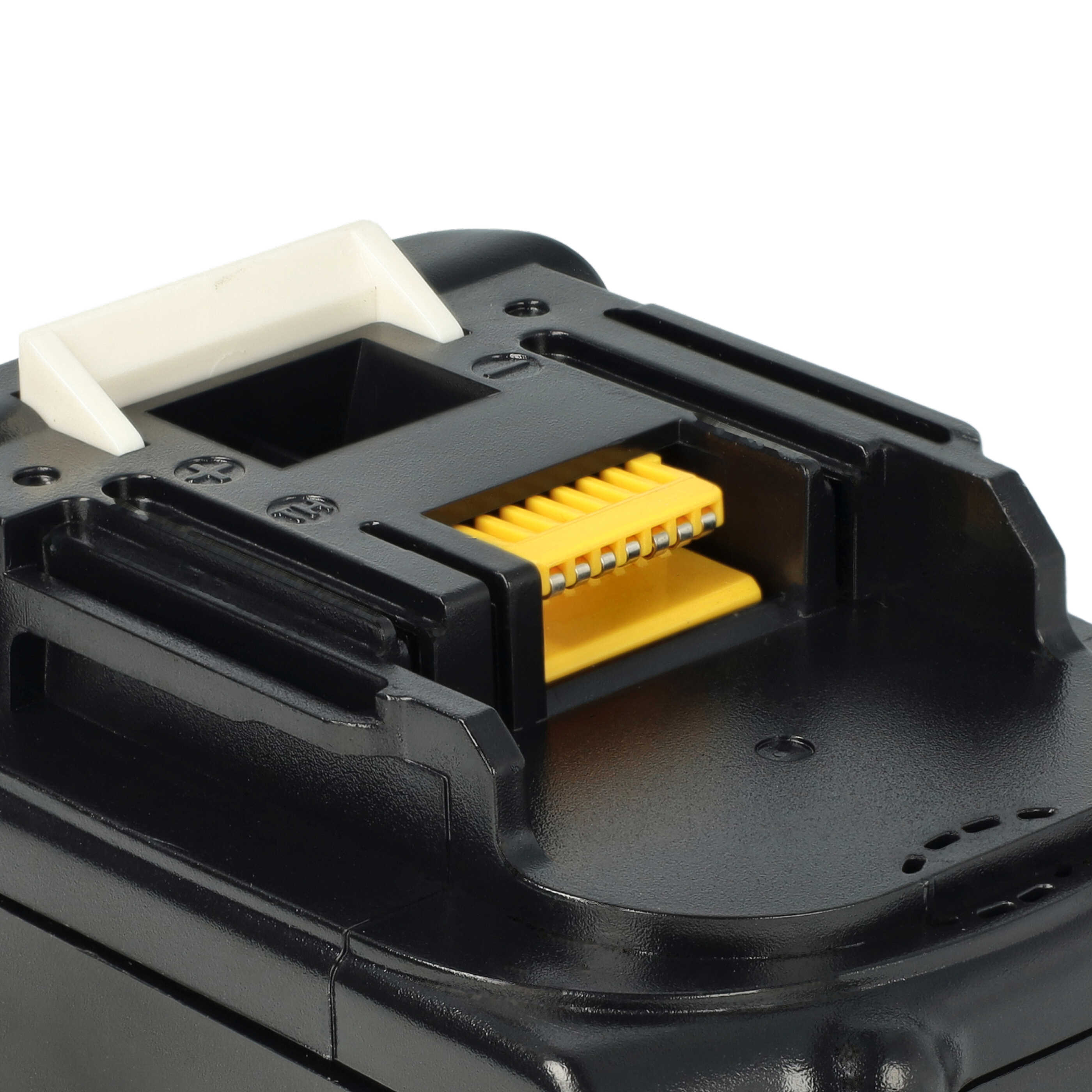 Schwarzer und gelber Batterieanschluss. Weißer Kunststoffhebel. Schwarzes Kunststoffgehäuse. Isoliert auf weißem Hintergrund.