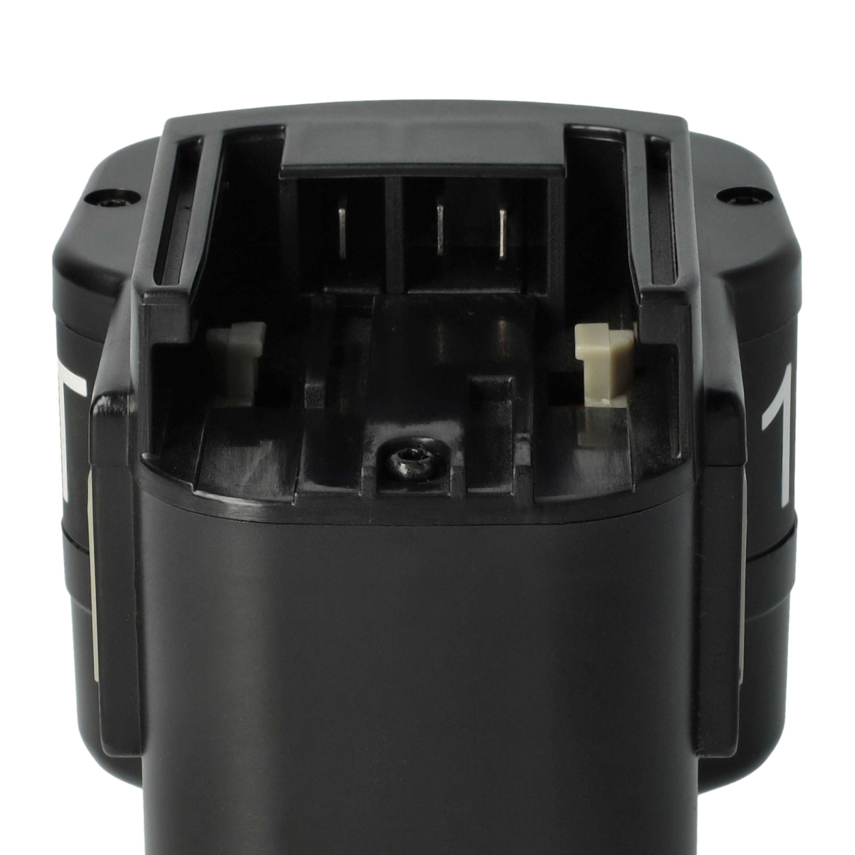 Eine schwarze Batteriekomponente mit weißen Zahlen. Es hat einen Schlitz mit Metallkontakten und zwei weiße Kunststoffteile.