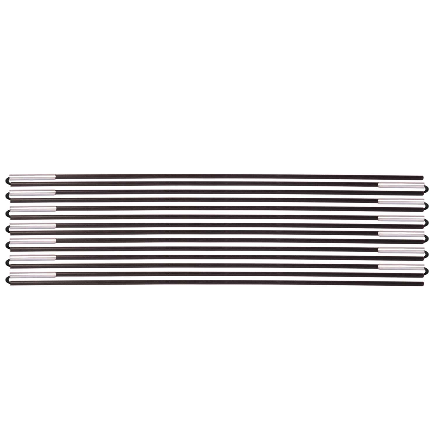 Kilka czarnych i srebrnych słupków namiotowych ułożonych poziomo na białym tle. Słupki są blisko siebie.