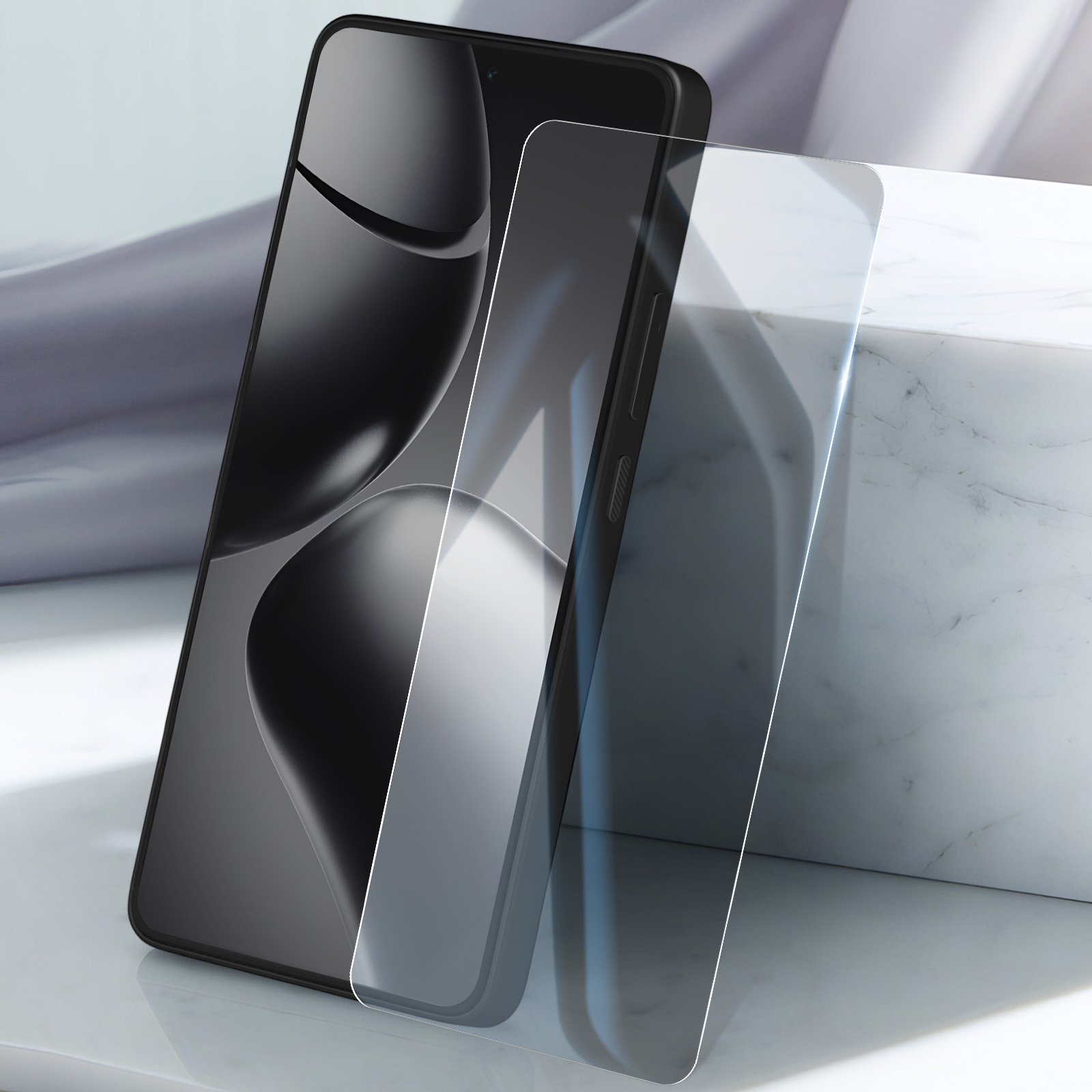 Uno smartphone nero con protezione schermo su una superficie bianca, con un blocco di marmo sullo sfondo.