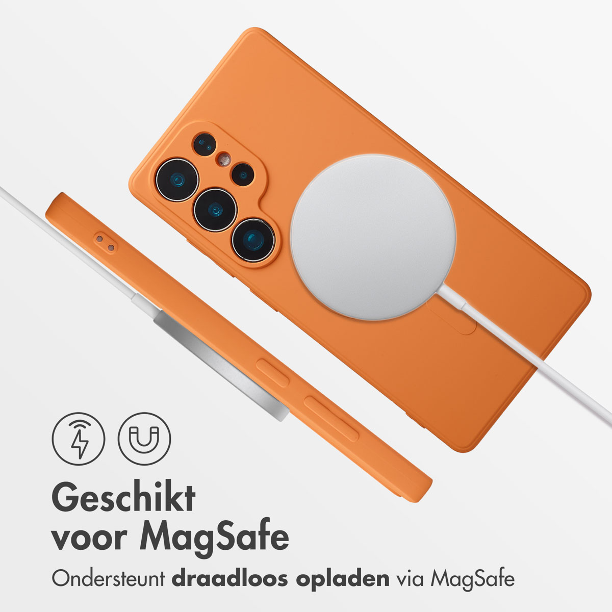 Oranje telefoonhoesje met een witte MagSafe-oplader. Bevat tekst 'Geschikt voor MagSafe' en iconen. Ondersteunt draadloos opladen.