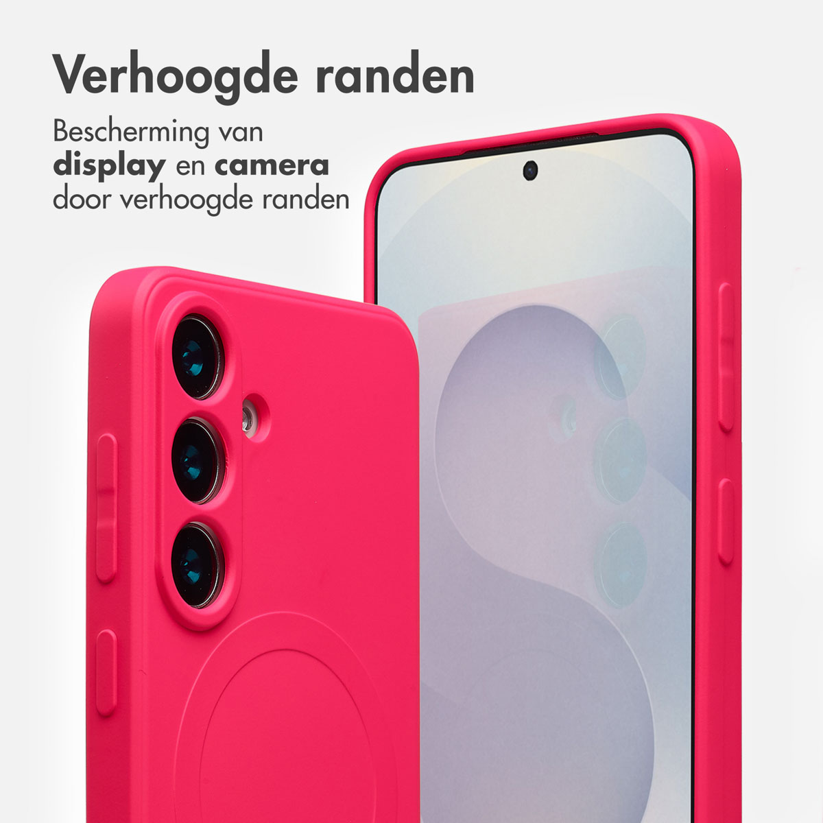 Twee roze telefoonhoesjes worden getoond, één met drie cameralenzen, de ander toont het scherm. Tekst in het Nederlands bovenaan.