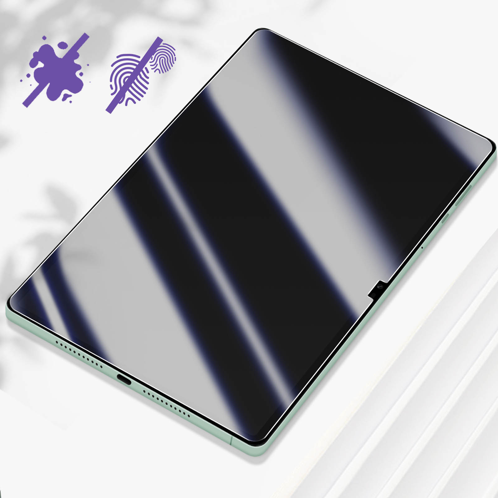 Un tablet con protezione schermo. Lo schermo è scuro, con simboli anti-impronta e macchie in alto.