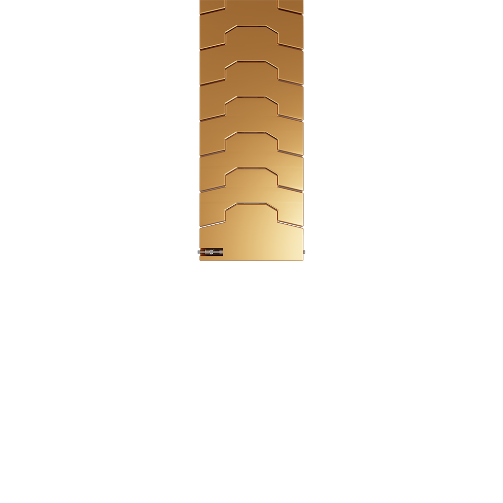 Ein goldfarbenes, rechteckiges Objekt mit einem sich wiederholenden, geschichteten Design. Das Design erzeugt ein Muster aus Winkeln.