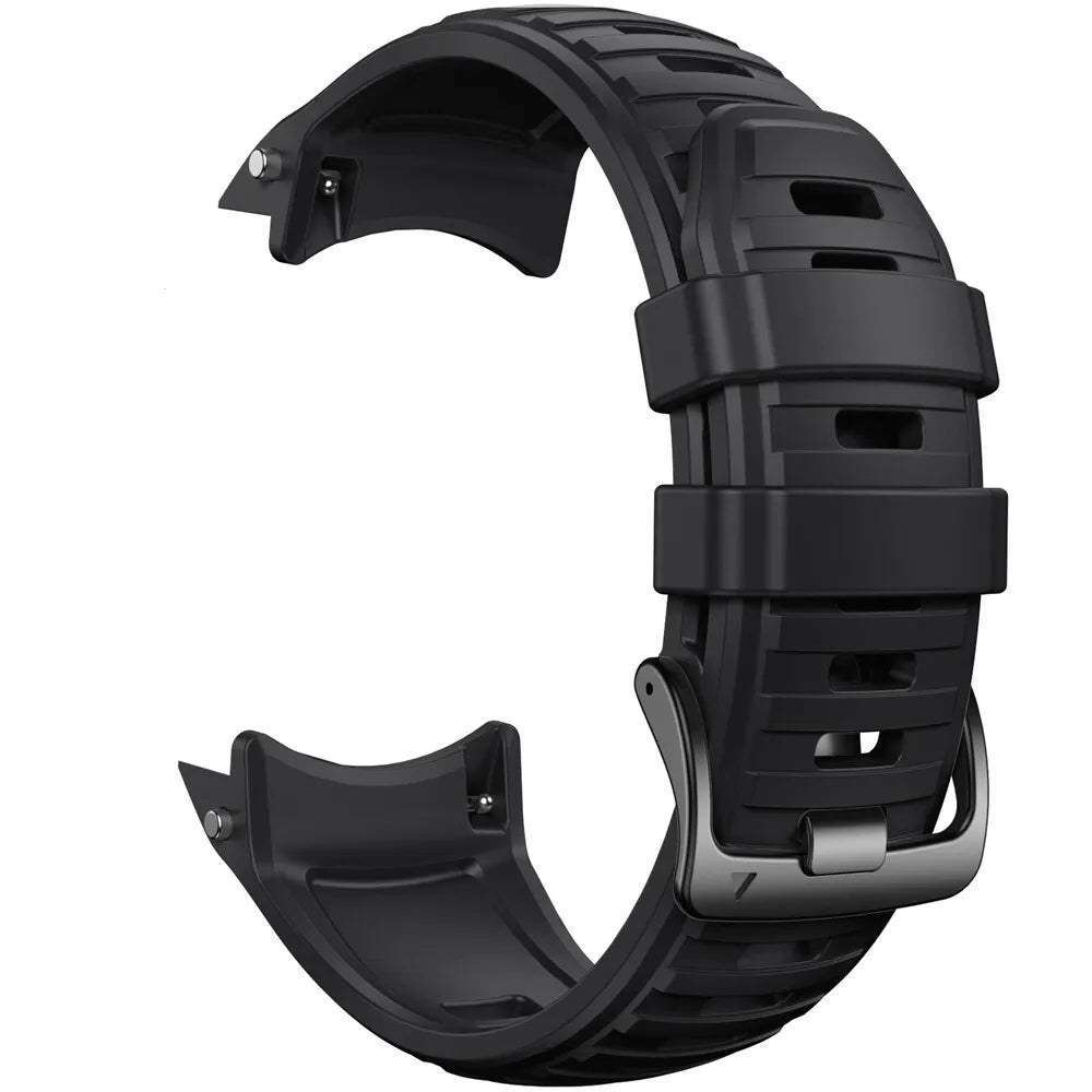 Ein schwarzes Uhrenarmband mit Edelstahlschnalle. Das Armband hat ein strukturiertes Design und ist gebogen.