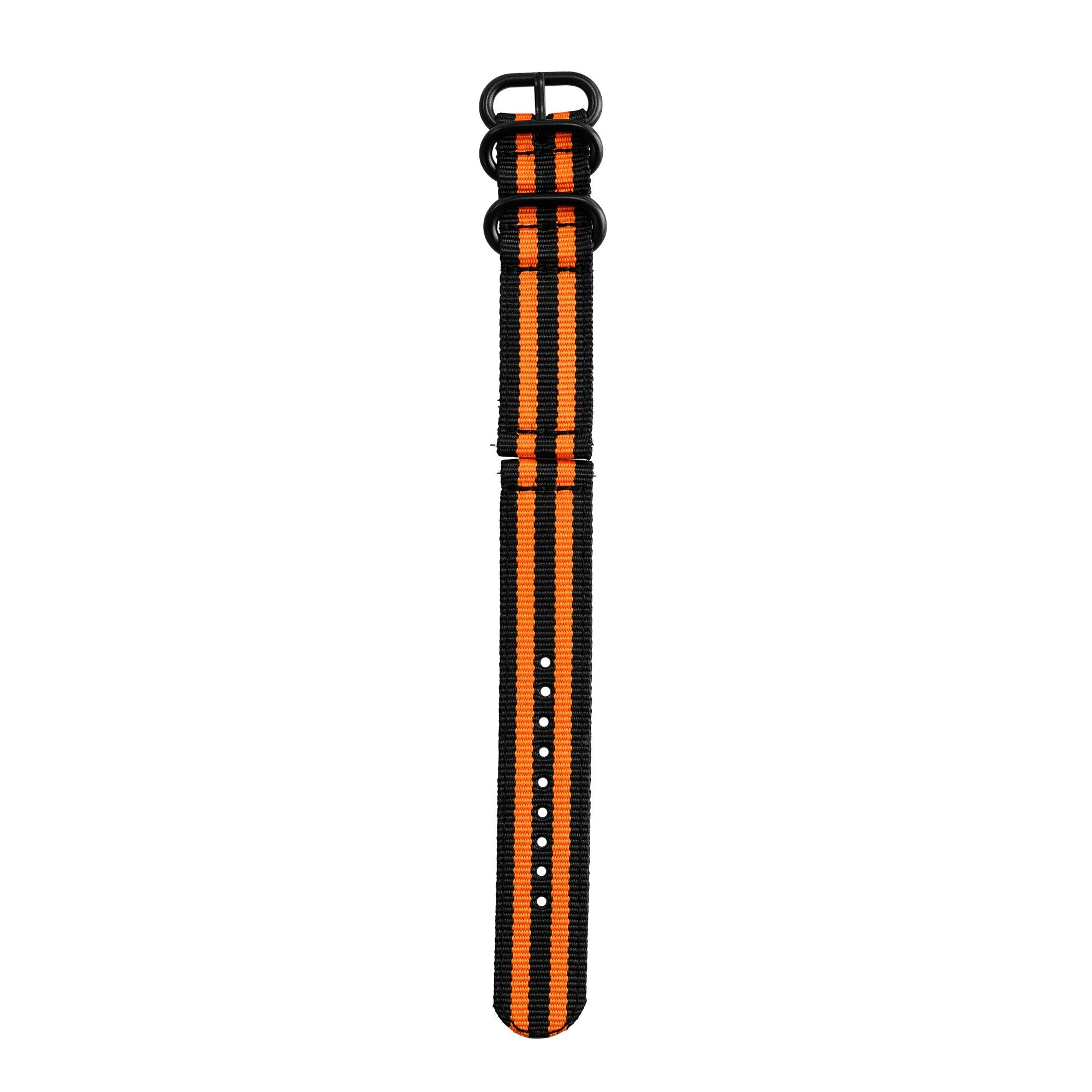 Ein schwarz-oranges gestreiftes Uhrenarmband. Es hat schwarze Metallbeschläge und befindet sich auf weißem Hintergrund.