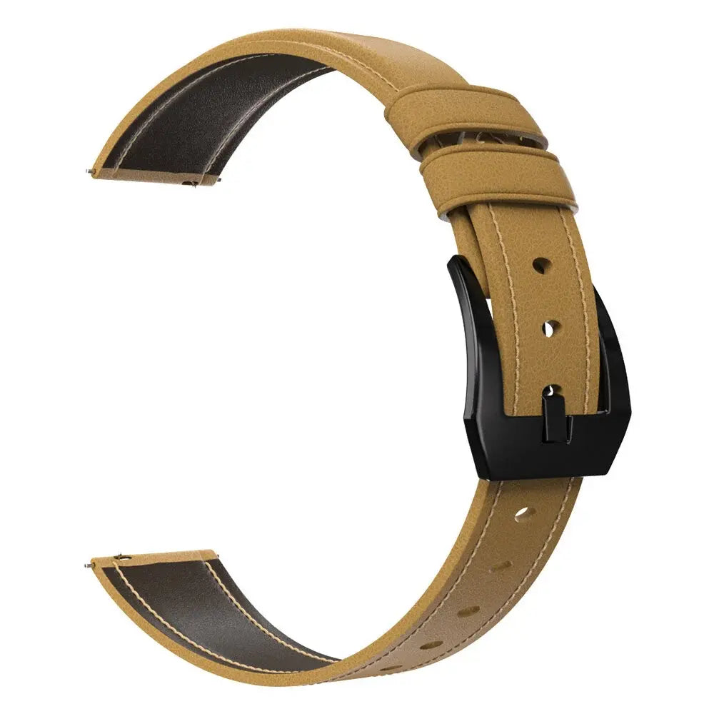 Ein hellbraunes Lederarmband mit schwarzer Schnalle. Das Armband ist gebogen und hat eine braune Innenseite. Der Hintergrund ist weiß.