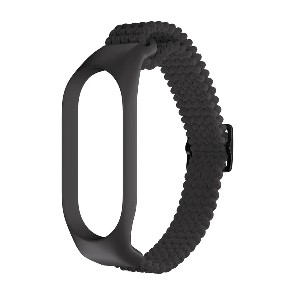 Schwarzes Smartwatch-Armband. Mit geflochtenem Riemen und einem ovalen Halter. Eine schwarze Schnalle ist vorhanden.