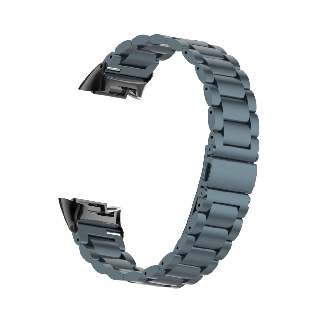 Ein graues Metall-Uhrenarmband wird gezeigt. Es hat eine gebogene Form mit vielen kleinen rechteckigen Gliedern. Die Enden haben schwarze Anschlüsse.