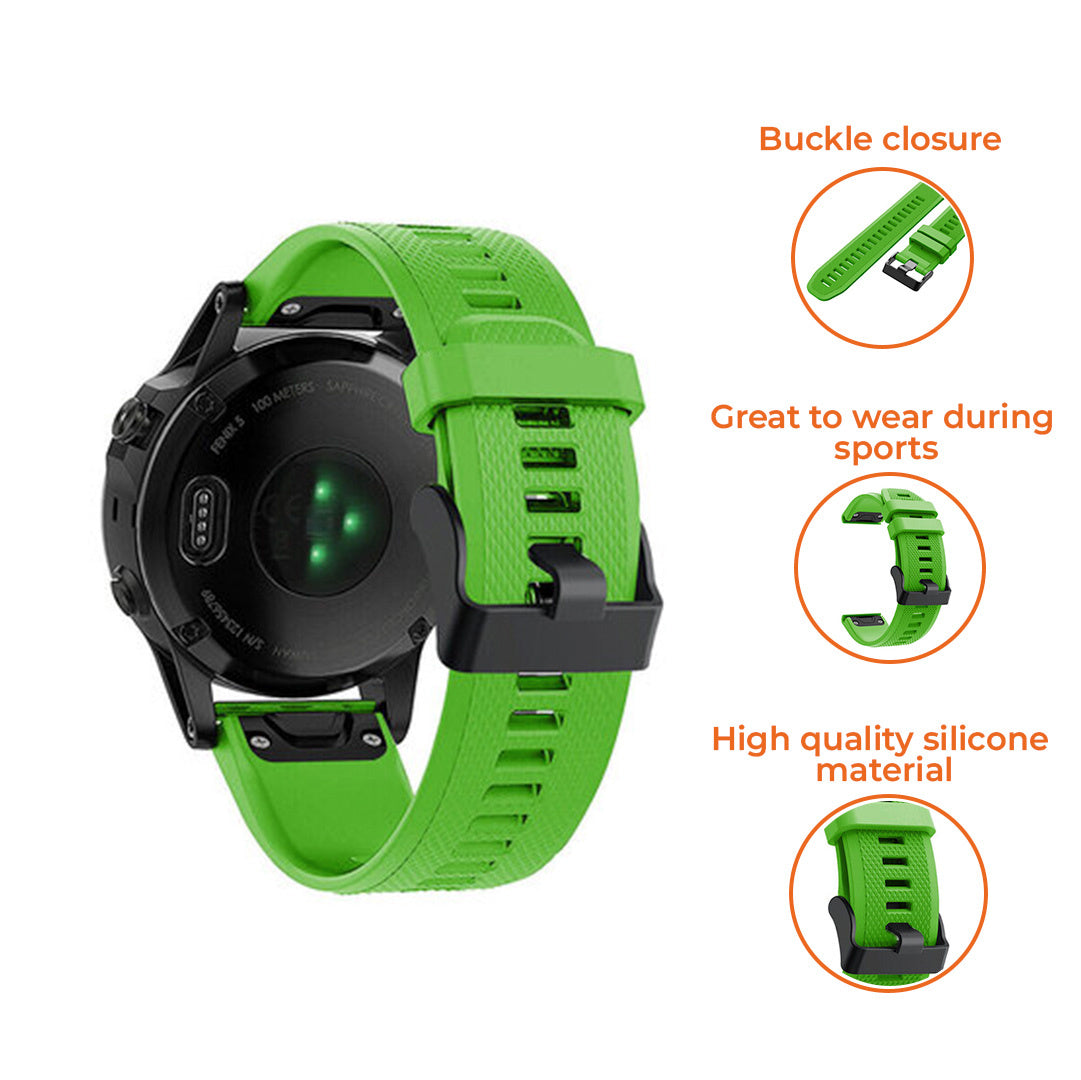 Eine grüne Smartwatch mit schwarzem Rahmen und grünem Armband. Auch die Schnalle ist sichtbar. Die Uhr ist für den Sport konzipiert.