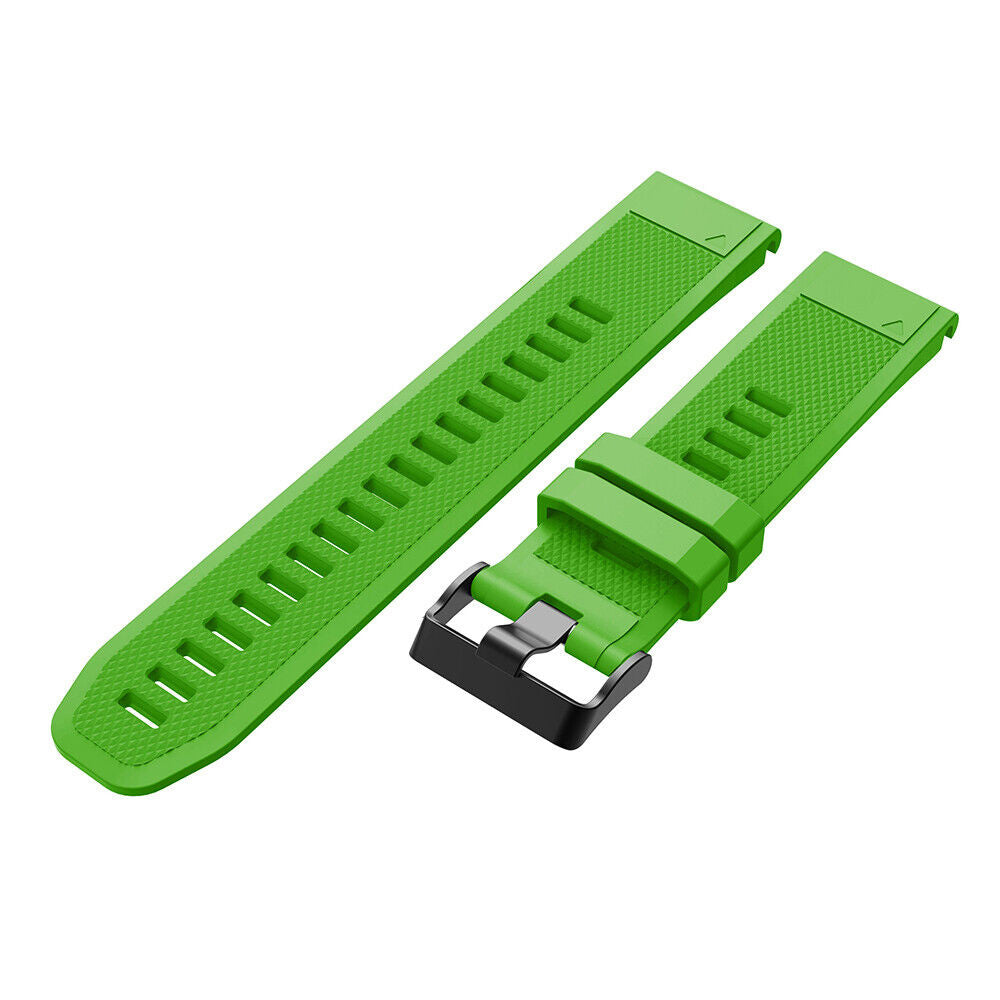 Zwei grüne Uhrenarmbänder mit schwarzer Schnalle auf weißem Hintergrund. Die Armbänder haben eine strukturierte Oberfläche.