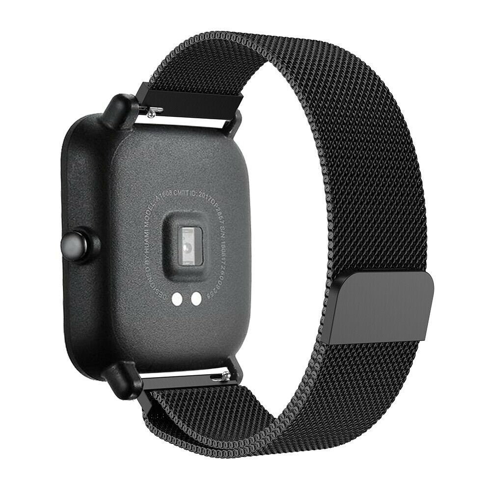 Schwarze Smartwatch mit Mesh-Armband. Das Zifferblatt ist sichtbar und zeigt Sensoren und Textdetails. Das Armband ist um die Uhr gewickelt.