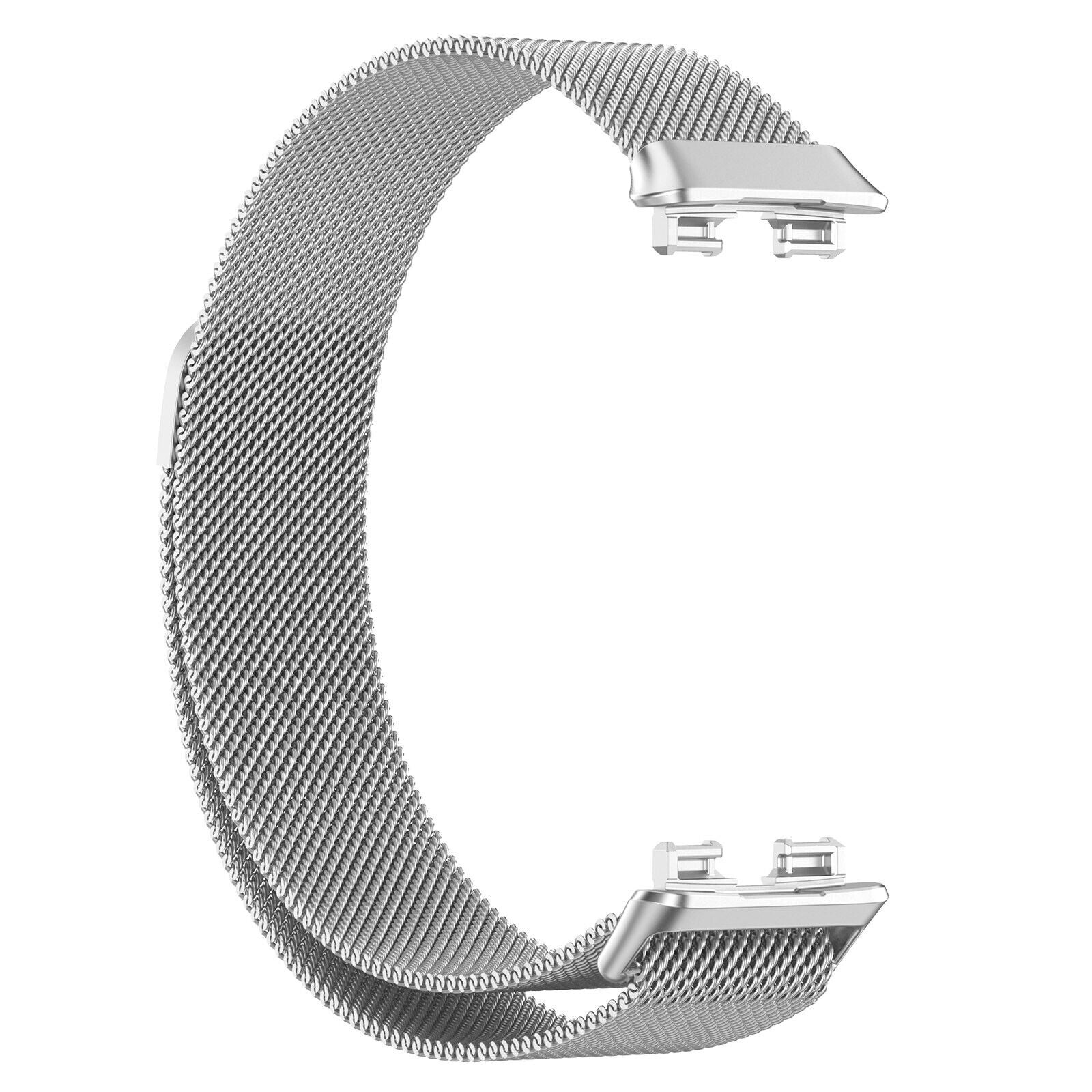 Ein silbernes Mesh-Uhrenarmband ist vor einem weißen Hintergrund gebogen. Das Band hat Anschlüsse an beiden Enden.