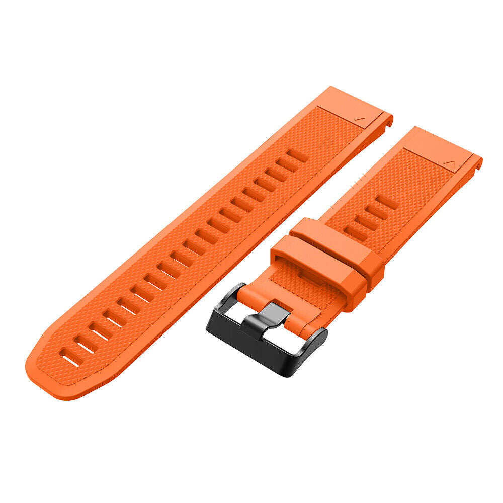 Orange Uhrenarmbandteile auf Weiß. Eines lang, eines kurz mit schwarzer Schnalle. Beide haben strukturierte Oberflächen und parallele Linien.