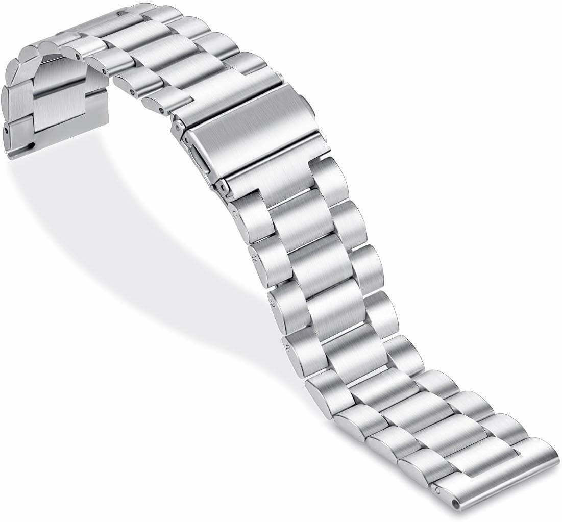 Ein gebogenes Edelstahl-Uhrenarmband liegt auf einer weißen Oberfläche, seine Glieder und der Verschluss sind gut sichtbar, es wirft einen Schatten.
