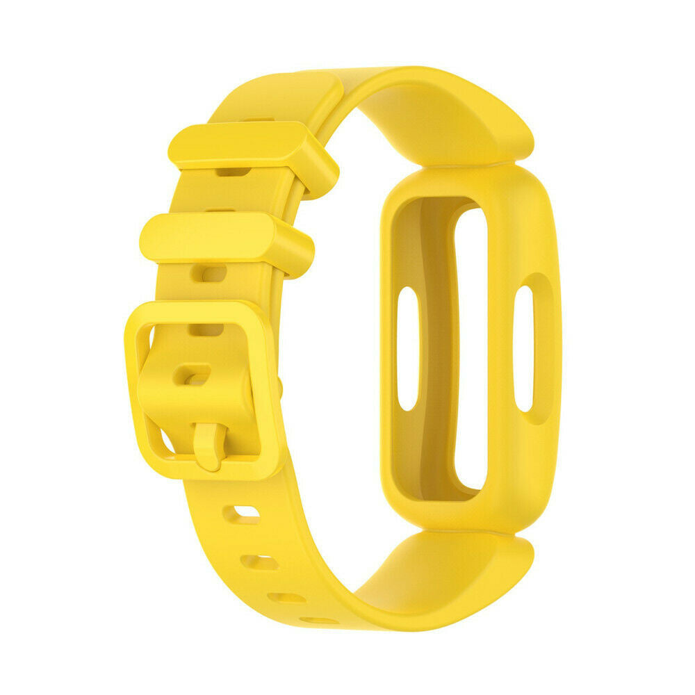 Ein gelbes Fitness-Tracker-Armband wird vor weißem Hintergrund gezeigt. Es hat eine Schnalle und mehrere Löcher zur Anpassung.