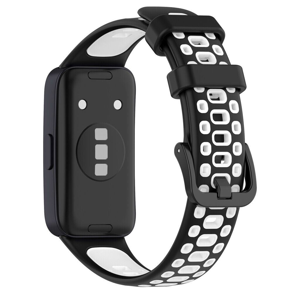 Eine schwarz-weiße Smartwatch. Das Armband ist schwarz mit weißen Ausschnitten. Das Zifferblatt ist schwarz mit weißen und grauen Details.