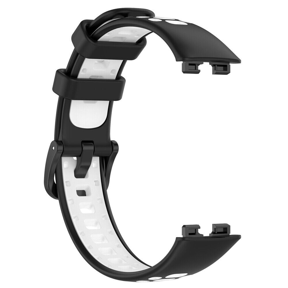 Schwarz-weißes Uhrenarmband. Das Armband ist gebogen, mit schwarzer Außenseite und weißer Innenseite. Das Armband ist abgenommen.