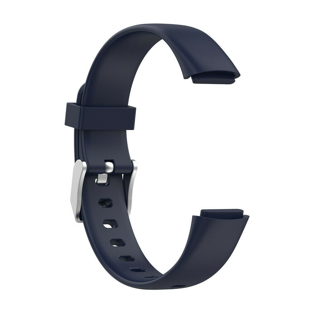 Ein marineblaues Smartwatch-Armband mit silberner Schließe. Das Armband ist gebogen und hat eine Schnalle und Verstelllöcher.