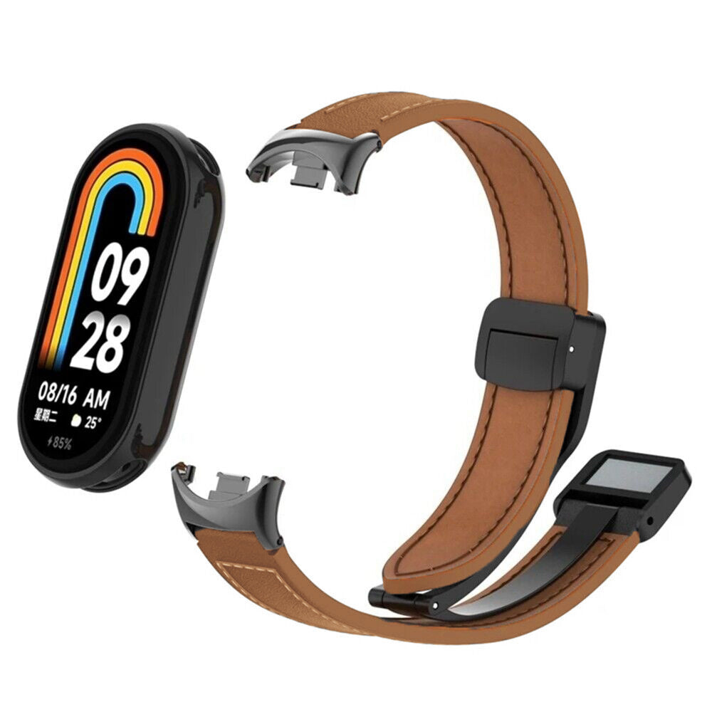 Eine Smartwatch mit braunem Lederarmband wird in Einzelteilen dargestellt. Das Zifferblatt zeigt Datum und Uhrzeit.