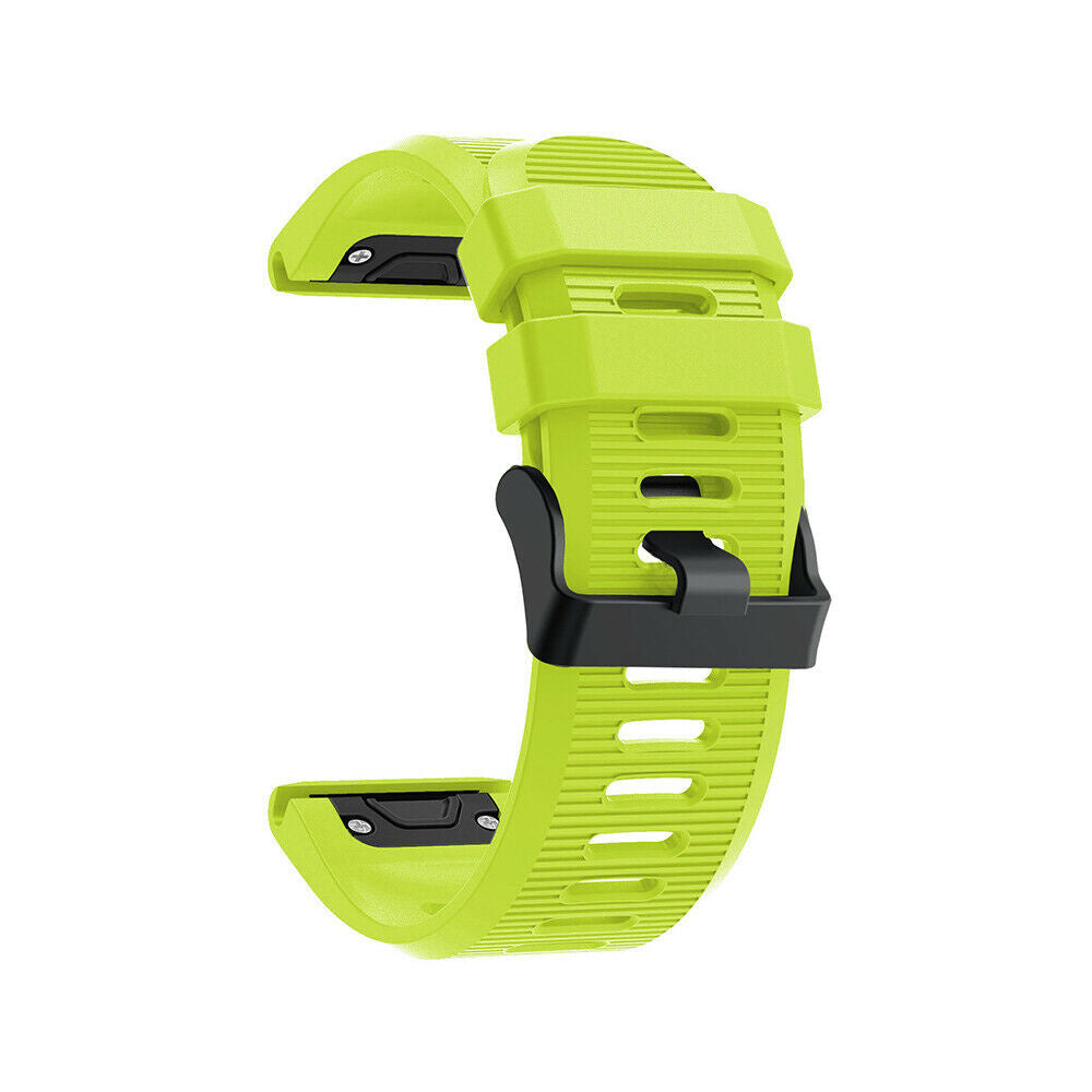 Ein hellgrünes Uhrenarmband mit schwarzer Schließe vor weißem Hintergrund. Das Armband weist Rillen und Löcher auf.