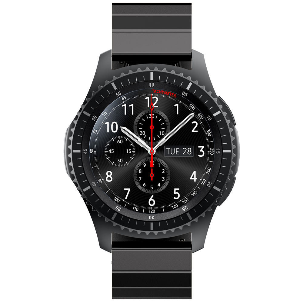 Eine schwarze Smartwatch mit rundem Zifferblatt. Sie zeigt Zeit, Datum und hat eine Tachymeter-Lünette. Das Armband ist schwarz.
