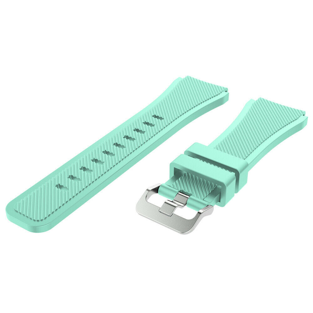 Zweiteiliges Uhrenarmband. Mintgrüne Farbe. Ein Teil hat Löcher, das andere eine Schnalle. Weißer Hintergrund.