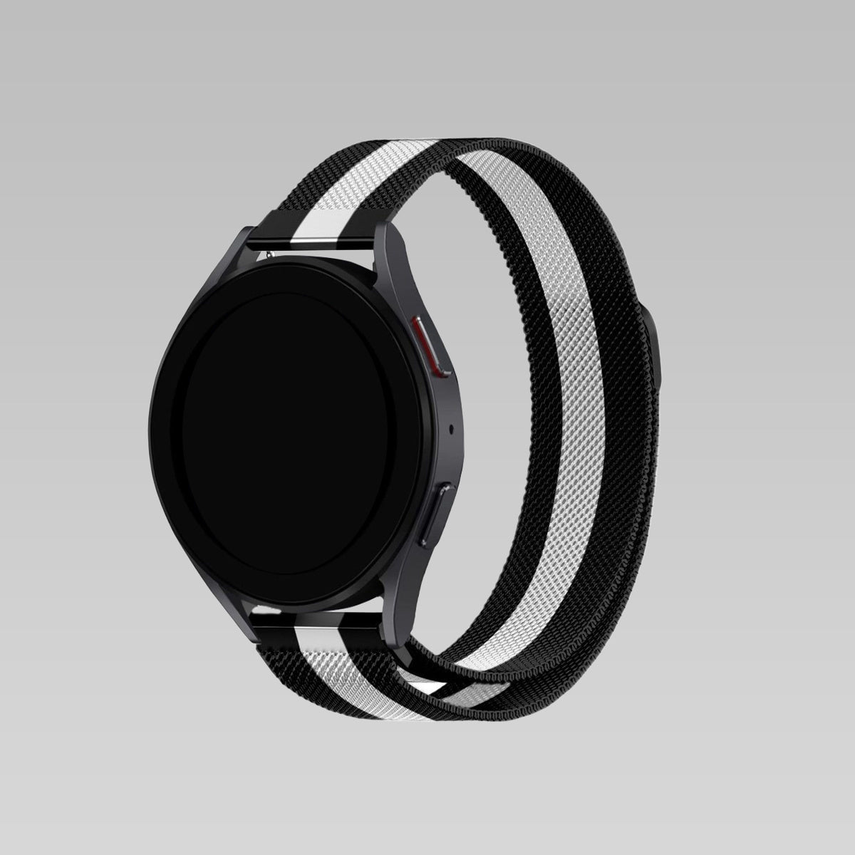 Eine schwarze Smartwatch mit schwarz-weiß gestreiftem Armband auf grauem Hintergrund. Das Zifferblatt ist schwarz, das Armband metallisch.