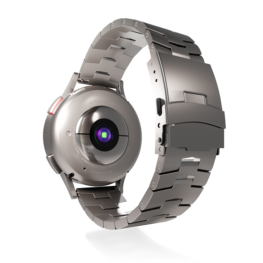 Silberne Smartwatch auf weißem Grund. Die Rückseite zeigt einen Sensor und das Armband ist aus Metall. Die Uhr ist leicht angewinkelt.